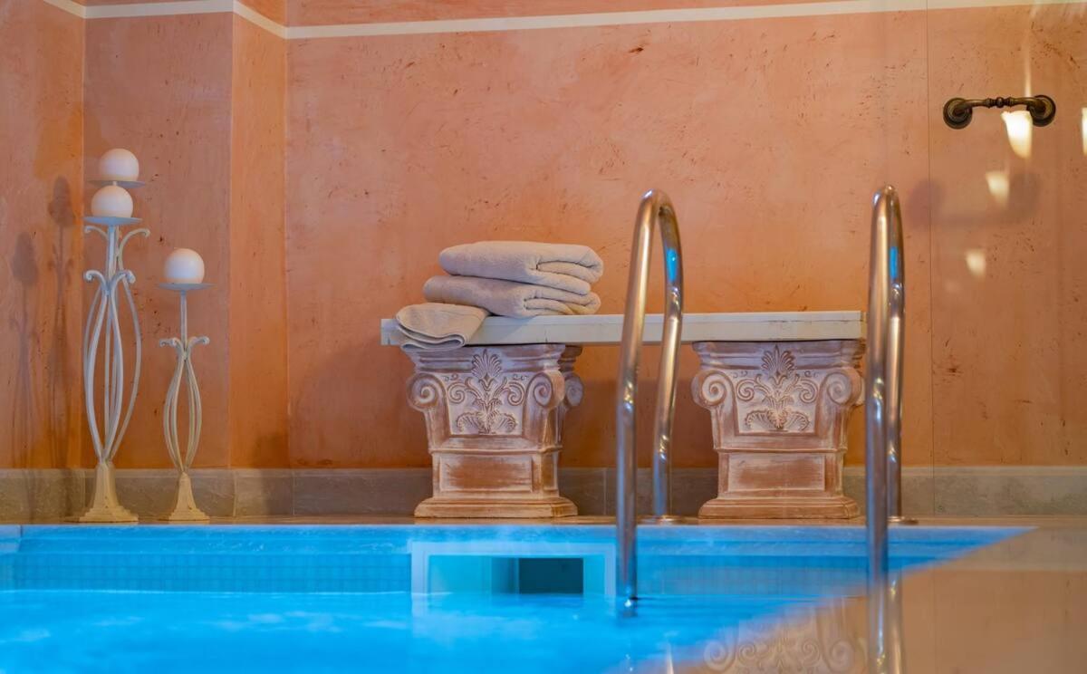 Unique Room With Indoor Pool & Attic Alli Meria Esterno foto